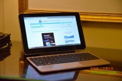 <b>技嘉CES上展出S1185可拆卸的變型筆記本電腦預裝WIN8！</b>