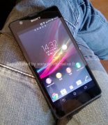 索尼今年的總?cè)炫灝a(chǎn)品Xperia ZU的真機(jī)外觀和規(guī)格浮出水面